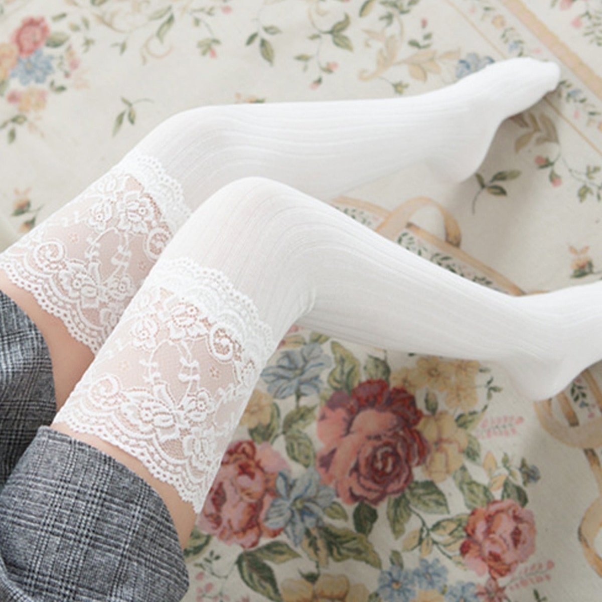 Lace Knee Stockings